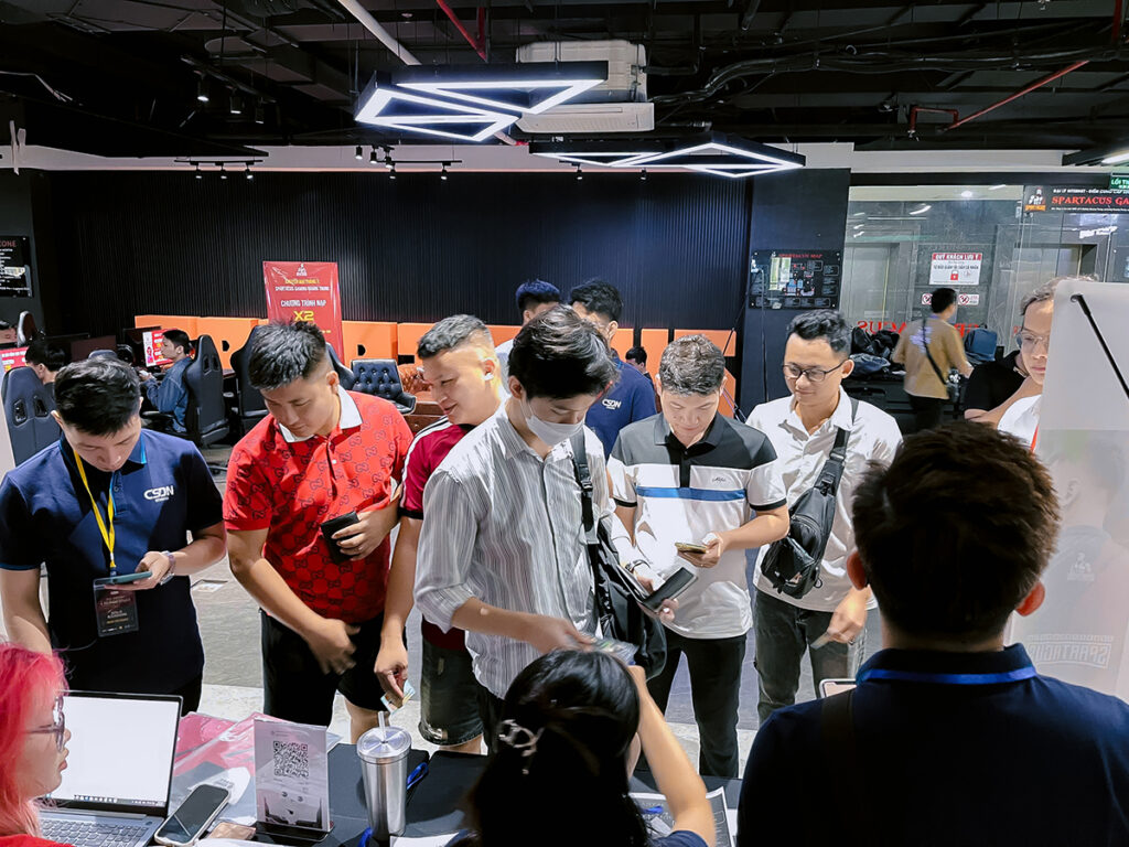 Nhiều game thủ tới checkin từ rất sớm